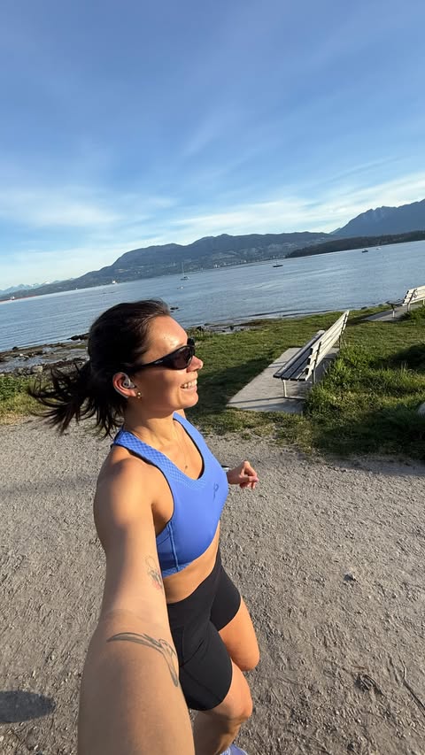 Instagram post by @savlovesrunning for Skullcandy. Caption reads: [...] around here. 🤪 I’ve been using the....