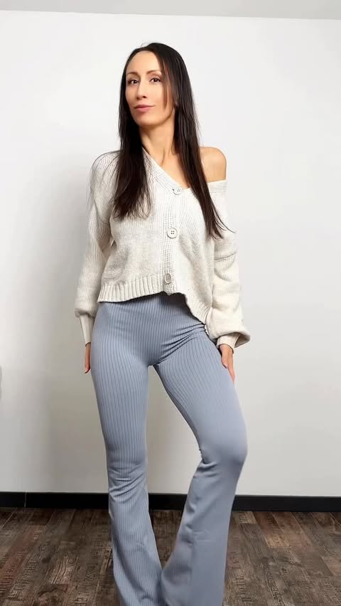 Instagram post by @diani_ugc for zasuwasportswear. Caption reads: 🍁 Zasuwa macht’s cozy: 2 Leggings + Herbst-Rabatt....