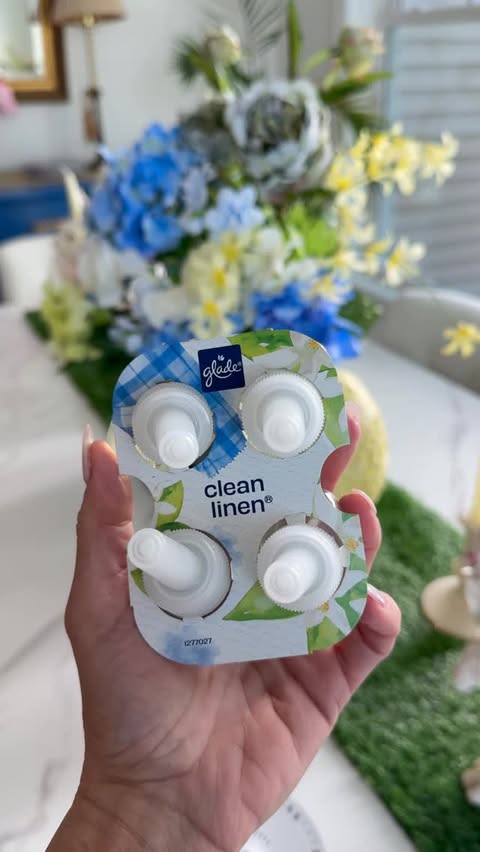 Instagram post by @yoganyclife for Glade. Caption reads: [...] just how I like it. . My Air Freshner:....