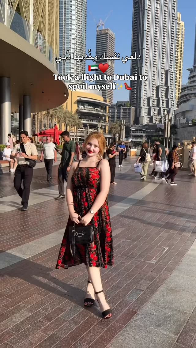 Instagram post by @manarkaamel for Visit Dubai. Caption reads: 🇦🇪❤️
@visit.dubai.