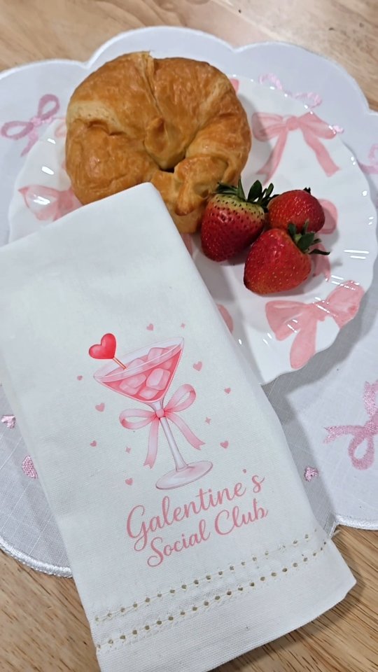 Instagram post by @jessdesigningforyou for xTool. Caption reads: [...] Make it you! 💗 If you want to try the xTool....