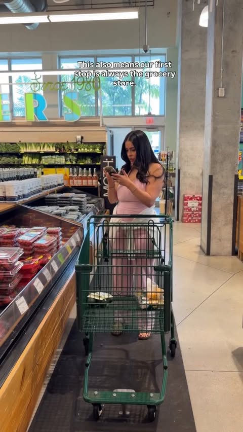 Instagram post by @nagam_z for WeightWatchers. Caption reads: [...] for $10 off your first month of....