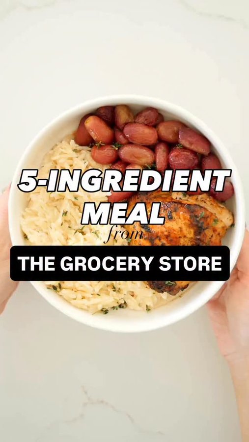 Instagram post by @nutritionbymia for Grapes from California. Caption reads: Here’s a 5 ingredient recipe you can make from the....