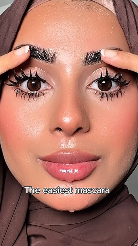 Instagram post by @makeuppbyalyy for Sephora Collection. Caption reads: Soooo satisfying!!! @sephoracollection it’s a....