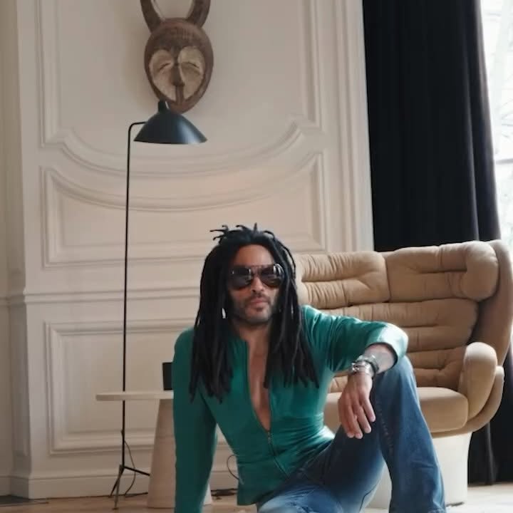 Instagram post by @alexandraposterbennaim for Architectural Digest. Caption reads: LENNY’s TOUR OF HIS HOME 🕺🕺🕺
Today, AD....