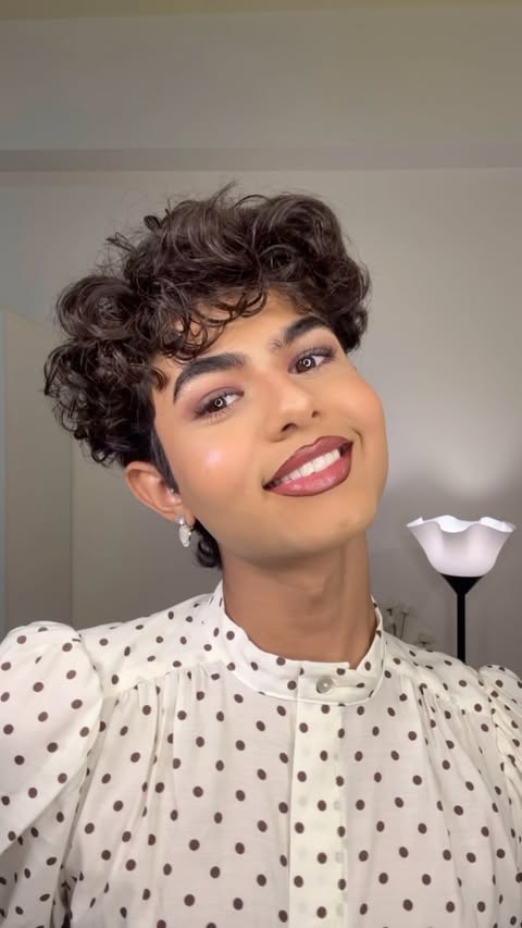 Instagram post by @twinkishh_ for Tira. Caption reads: [...] products and your beauty favourites from....