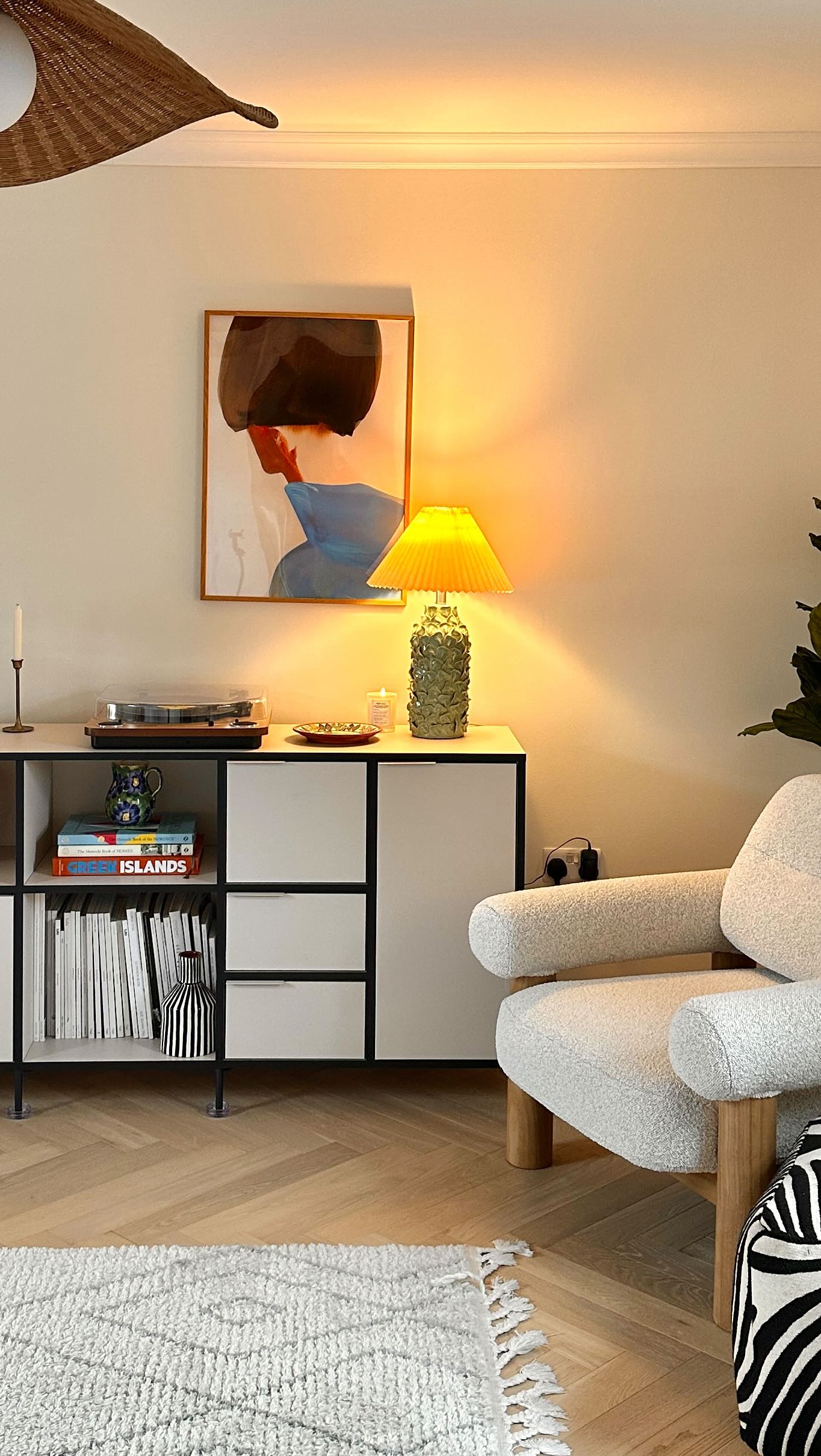 Instagram post by @rosieannbutcher for Tylko. Caption reads: ad| Who doesn’t love changing up the vibe every....