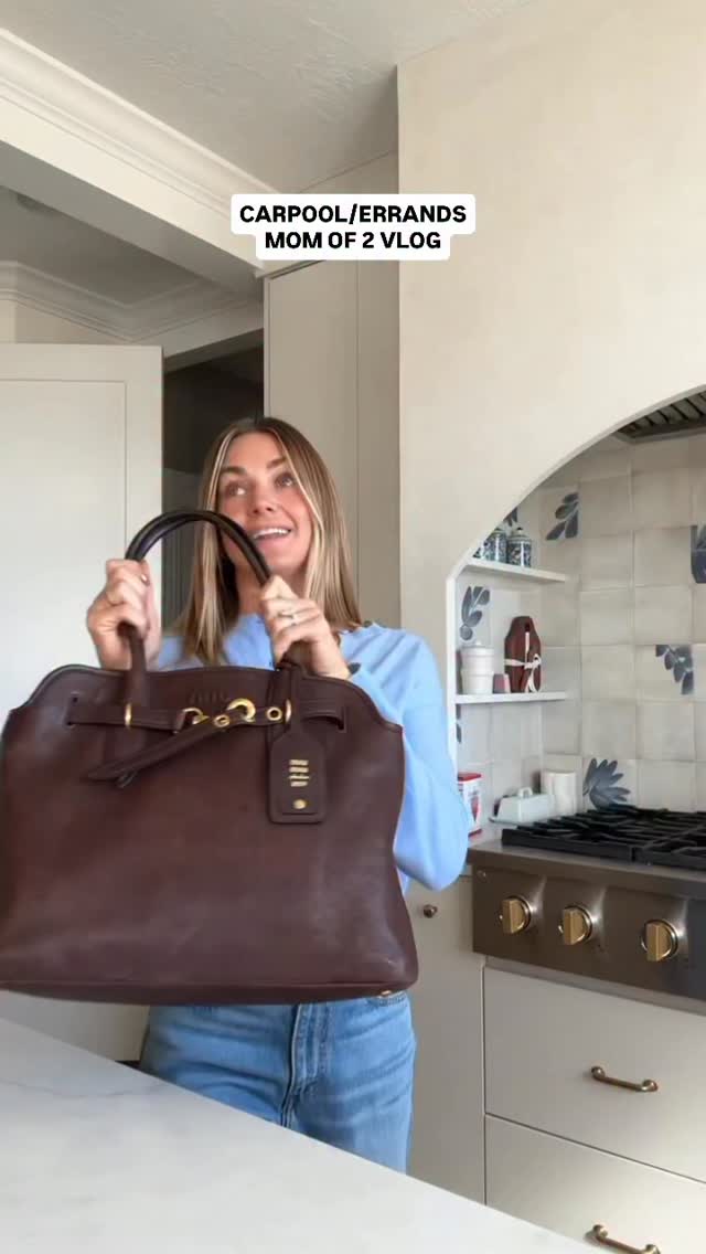 Instagram post by @lindsarnold for Kodiak Cakes. Caption reads: A busy day on the go is never complete without a....