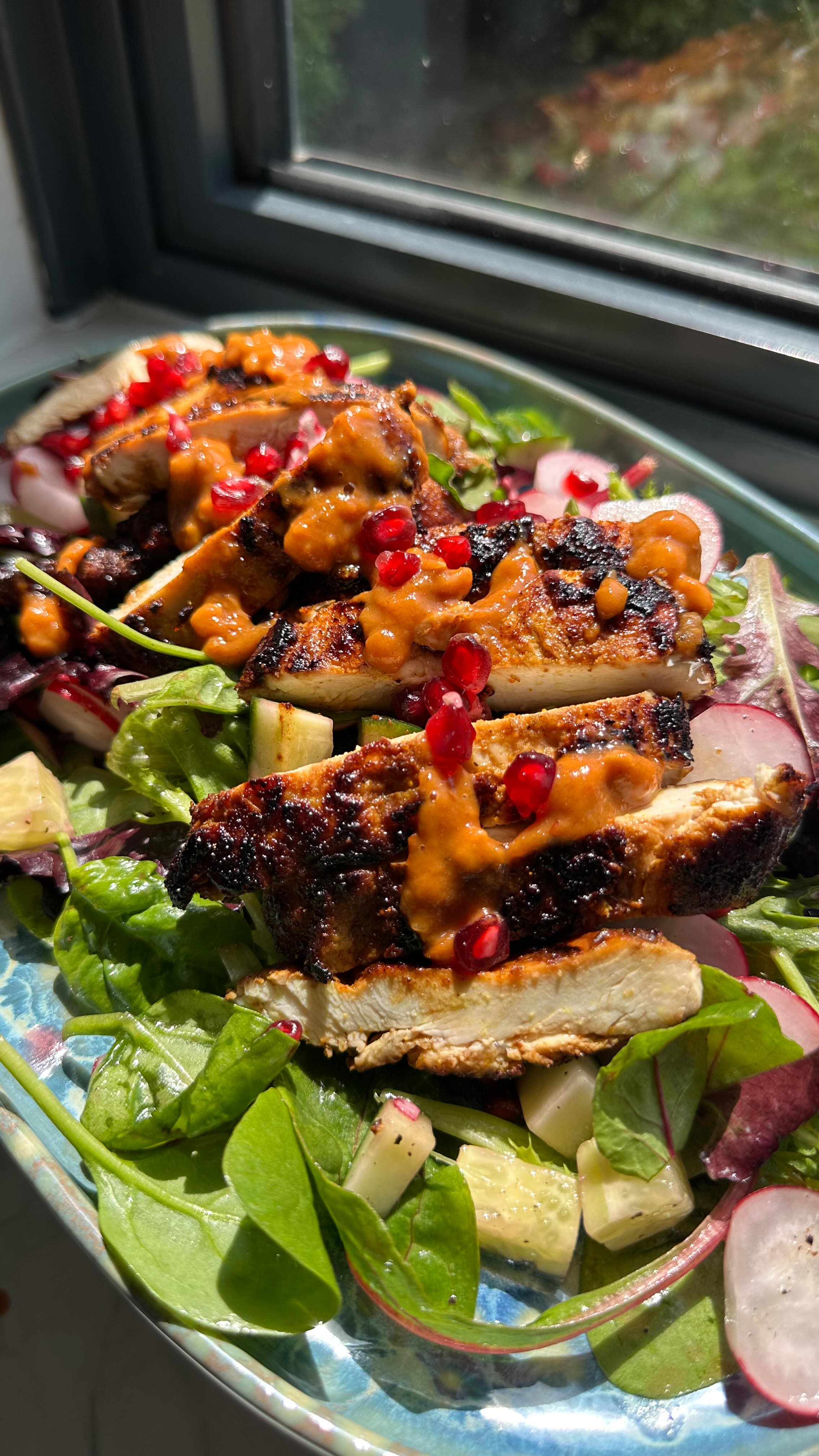 Instagram post by @chetnamakan for HexClad. Caption reads: Stunning ‘CHICKEN SATAY SALAD’ healthy, delicious....