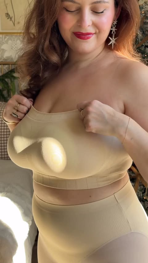 Instagram post by @noelledowning for Shapermint. Caption reads: Yall always want to know my go-to supportive but....