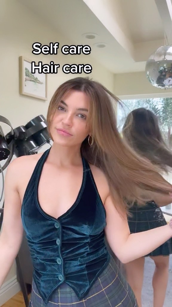 Instagram post by @nikkiblackketter for functionofbeauty. Caption reads: 🥰 Obsessed with making my own @functionofbeauty....