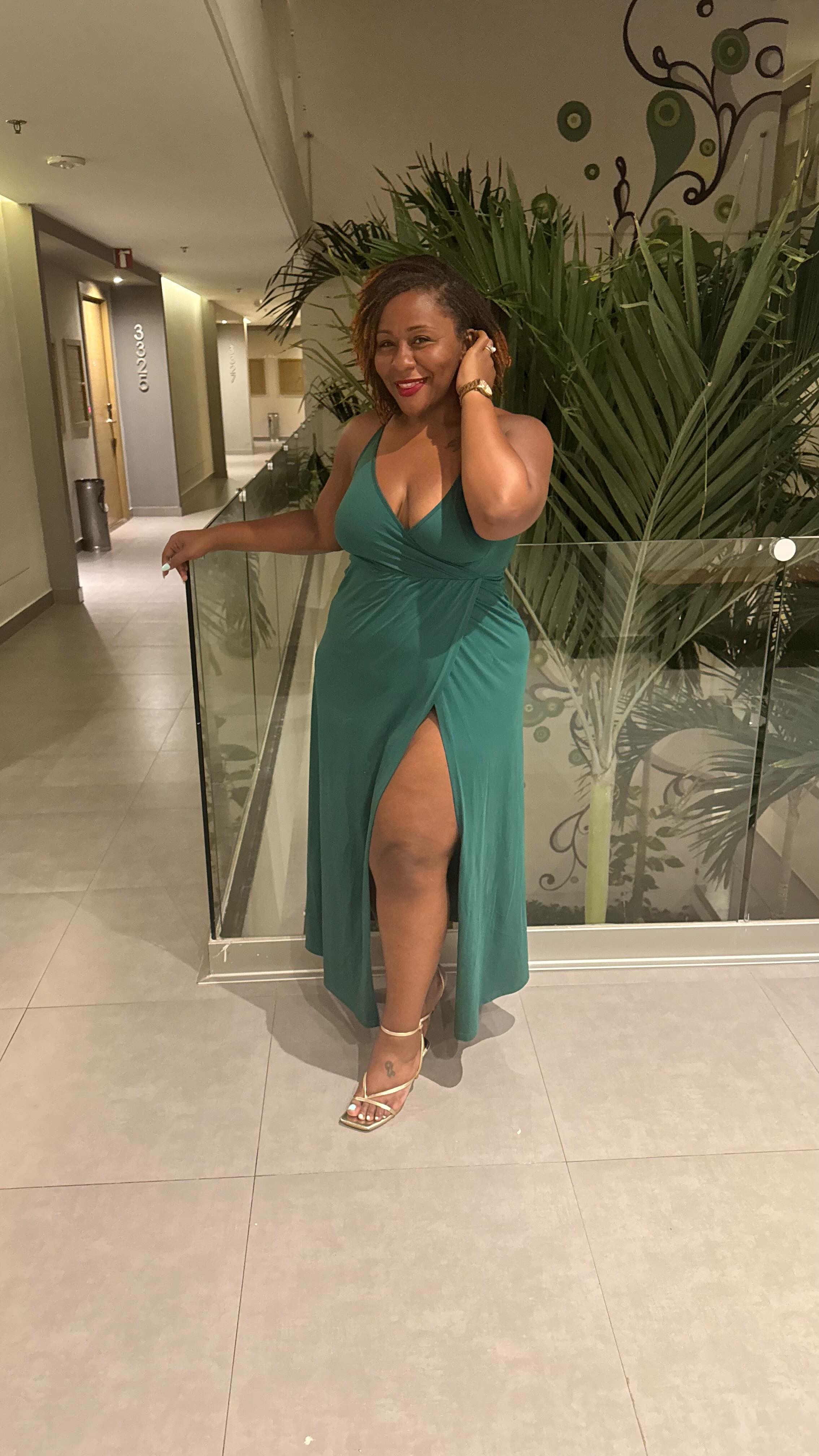 Instagram post by @beyond.the.fluff for Buttah Skin. Caption reads: [...] play about my skin — protected by....