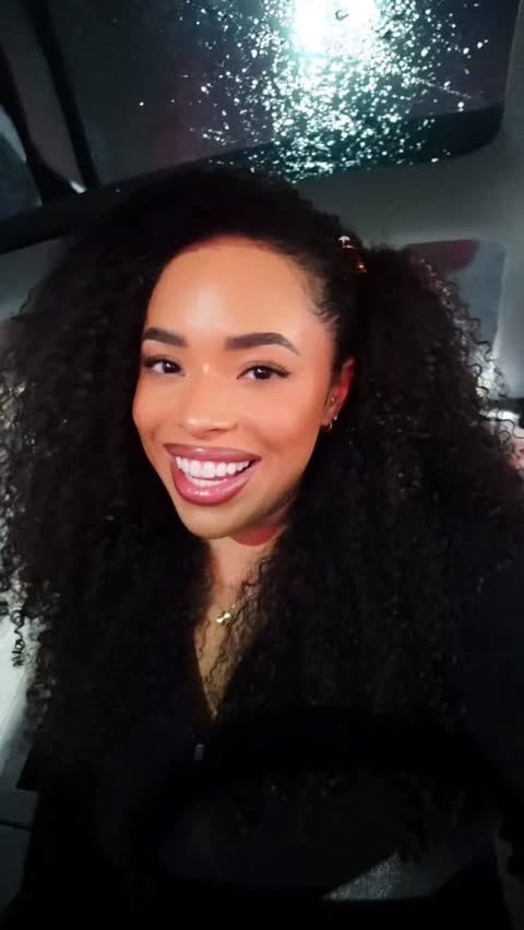 Instagram post by @shaielexis for Kohl's. Caption reads: [...] shopping can be stressful BUT not when....