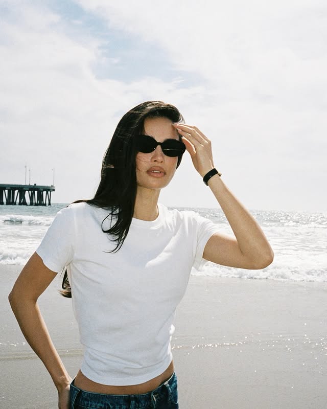 Instagram post by @kelseymerritt for Everlane. Caption reads: A spring thing @everlane #everlanepartner.