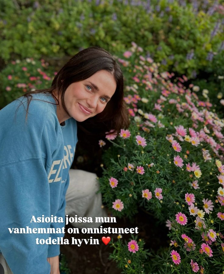 Instagram post by @johannapuhakka for Dove. Caption reads: mainos @dove 🤍💫

Doven brändilähettiläänä [...].