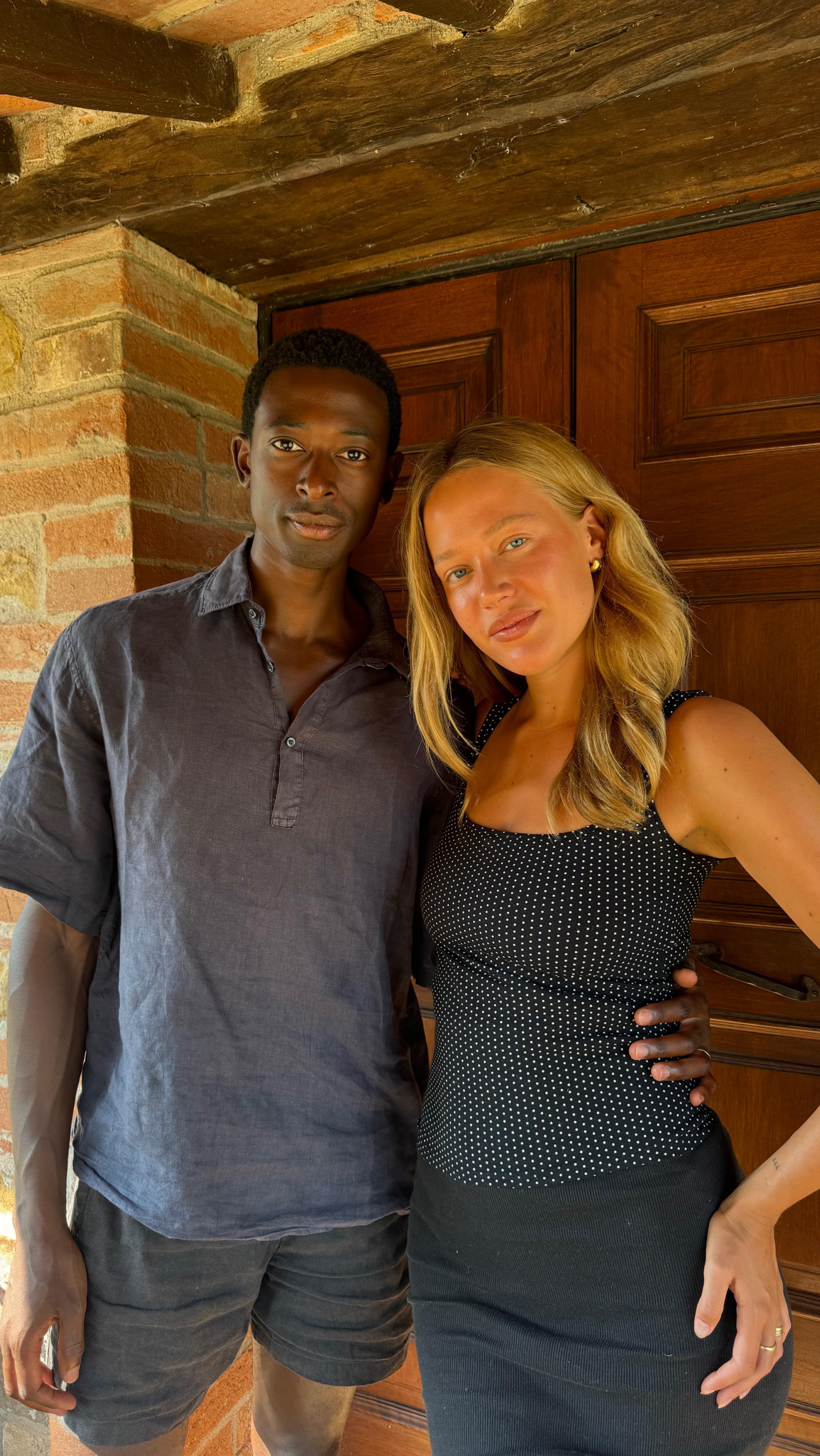 Instagram post by @isabelxmariex for Parfumado. Caption reads: Date parfum via @parfumado 🍊 50% korting op je....