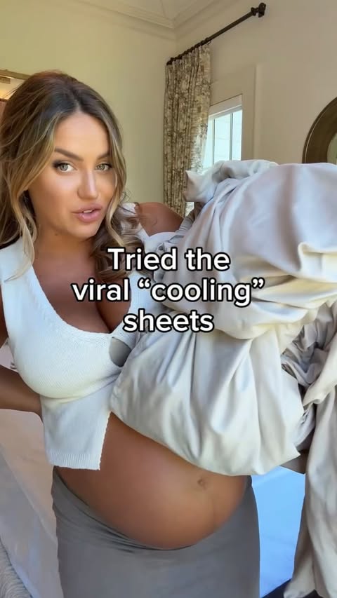 Instagram post by @lorenrosko for PeachSkinSheets. Caption reads: Tried the viral @PeachSkinSheets and they did not....