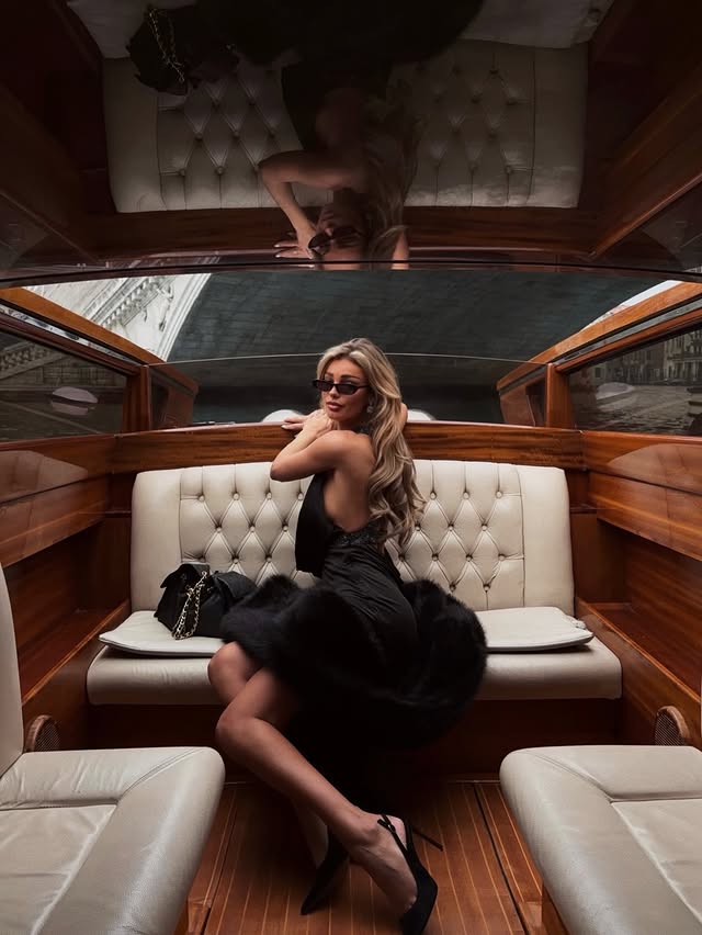 Instagram post by @lauraceliav for OH POLLY. Caption reads: [...] 🎞️🖤

Love Stories No. 10828181 by....