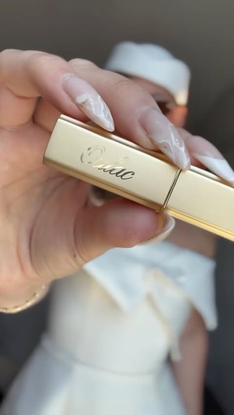 Instagram post by @arist_mellon23 for Oulac Cosmetics. Caption reads: Thank you @oulaccosmetics_official @oulac_latam....