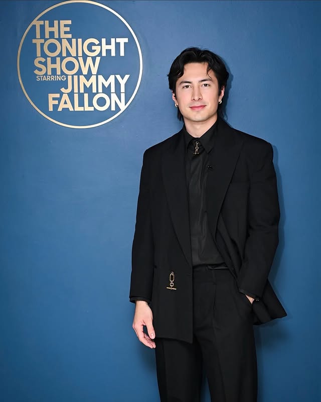 Instagram post by @by.aikaflores for Clinique. Caption reads: [...]  

Grooming #hairandskinbyAIKA using....