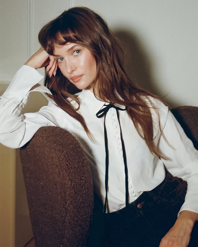 Instagram post by @ariloufournier for Madewell. Caption reads: On Holiday with @ariloufournier as she wraps up....