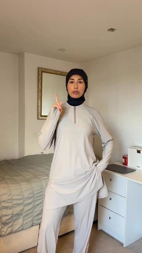 Instagram post by @aaisharif for Glowmode. Caption reads: [...] modest 🫣🙈 but I can hand on heart say....