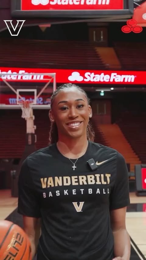 Instagram post by @mikaylablakes for State Farm. Caption reads: [...] to Stanchion Season 2 presented by....