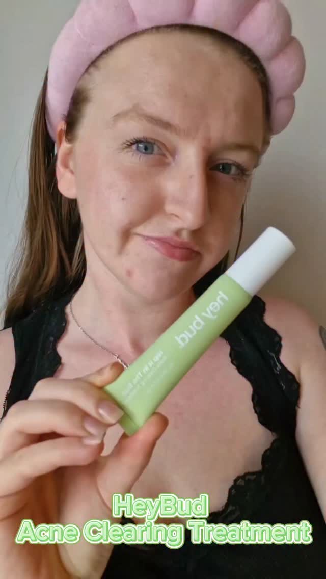 Instagram post by @xabby_ax for Hey Bud Skincare. Caption reads: @heybudskincare Acne Clearing Treatment just nip....