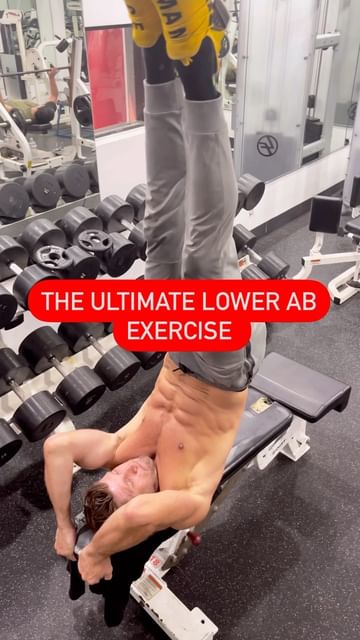 Instagram post by @mikelemaire for VIRUS. Caption reads: Slow and controlled leg raises for the biggest....