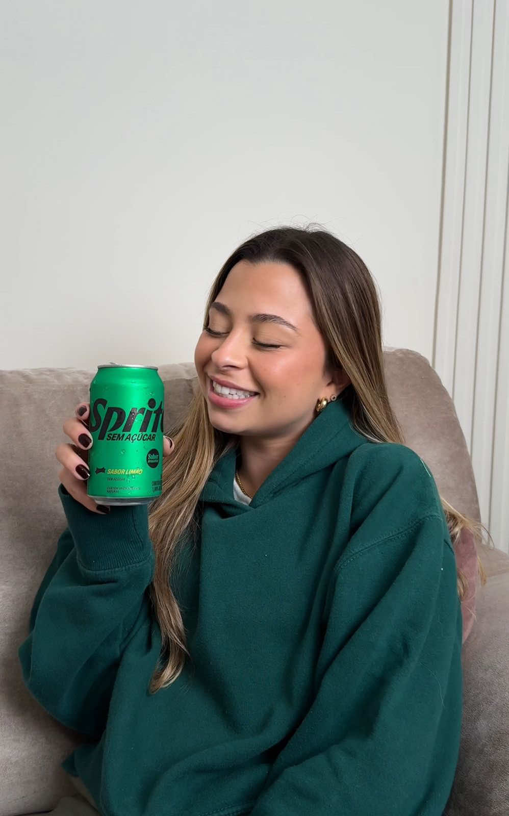 TikTok post by @gabicsobral for Sprite. Caption reads: Boy nenhum substitui o refresco que só uma Sprite....