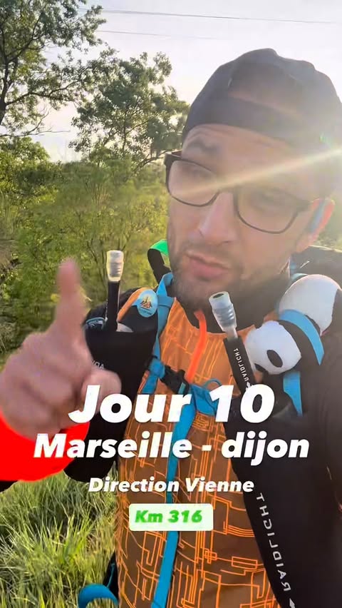 Instagram post by @mika_run_trek for WalkingPad. Caption reads: [...] Dijon 600 km 🤝 @flytex.fr....