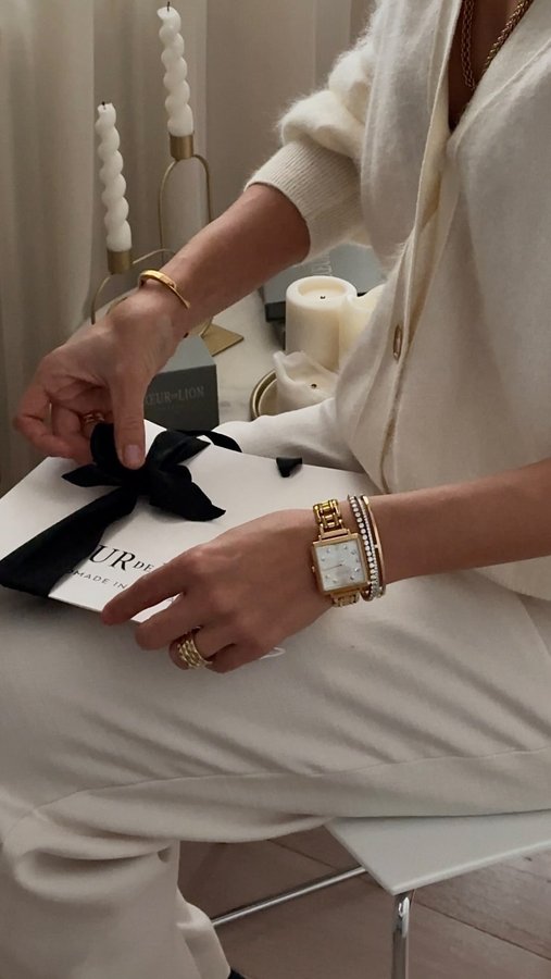 Instagram post by @cristinasurdu for COEUR DE LION Jewellery. Caption reads: [...] 🤩  AD
•••
#coeurdelion....