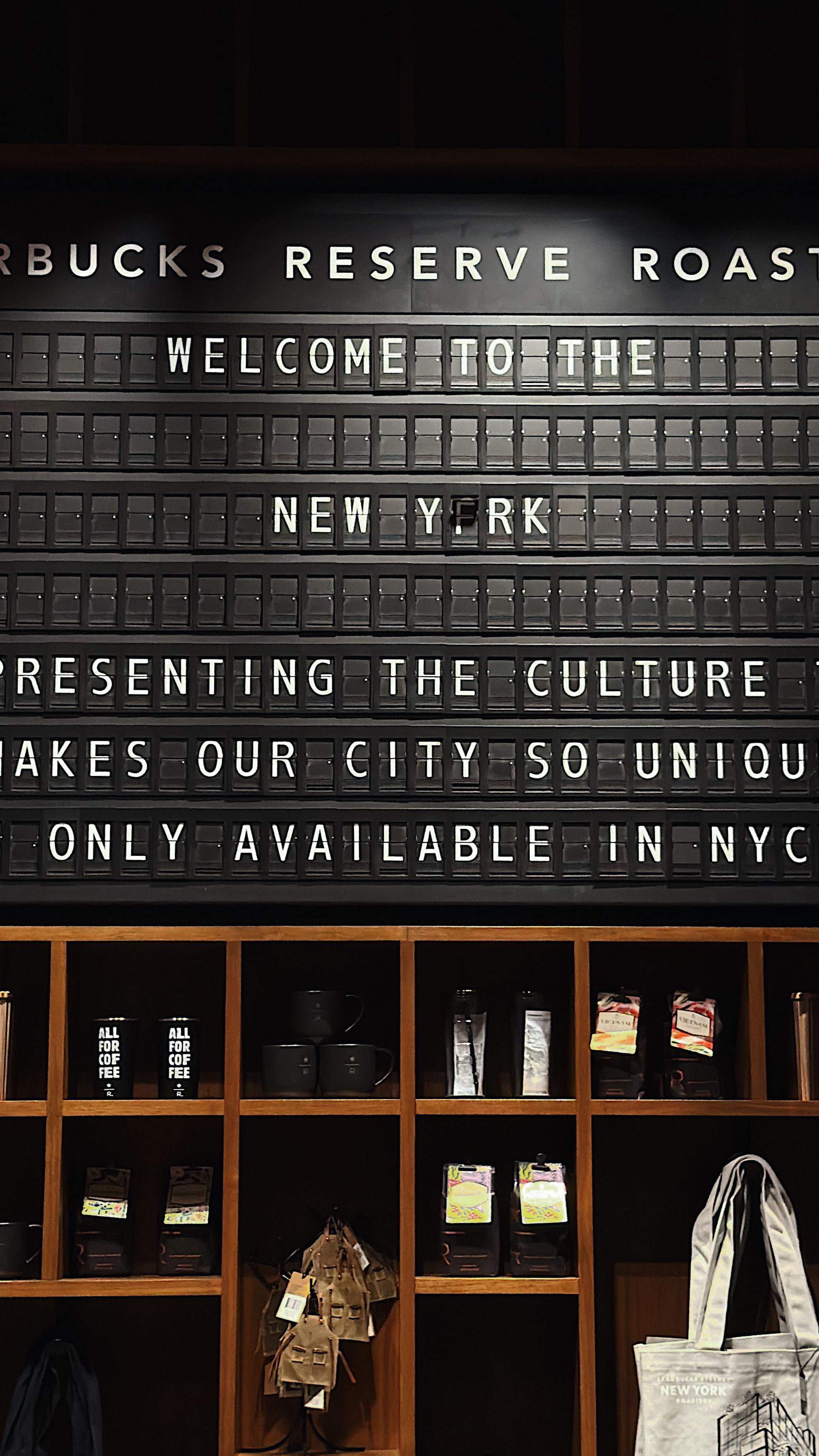 Instagram post by @theluggagelibrary for Picsart. Caption reads: Save this for your next post! this type of content....