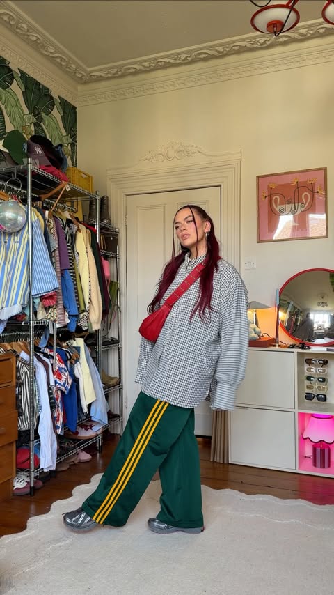 Instagram post by @emmasrectangle for Comfort UK & Ireland. Caption reads: Get dressed with me to see Queen @raye ❤️❤️ Thank....