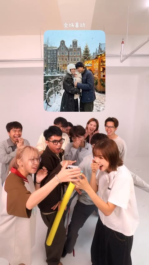 Instagram post by @wshusen for Samsung Malaysia. Caption reads: 连我都分不清了 哈哈哈哈 只用你的 Galaxy devices 和 nano banana....