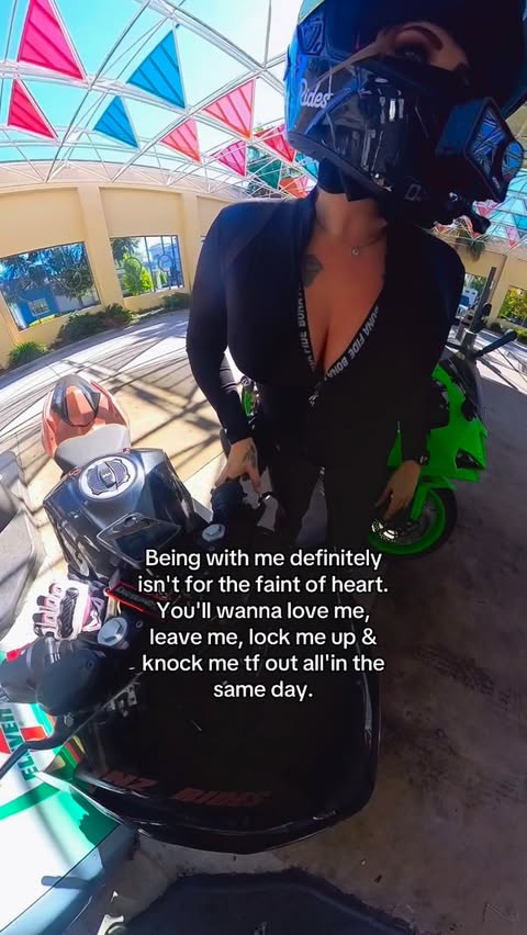 Instagram post by @linz_rides for KYT Americas. Caption reads: [...] 📍: #florida 🏍️: #ninja400 Helmet:....