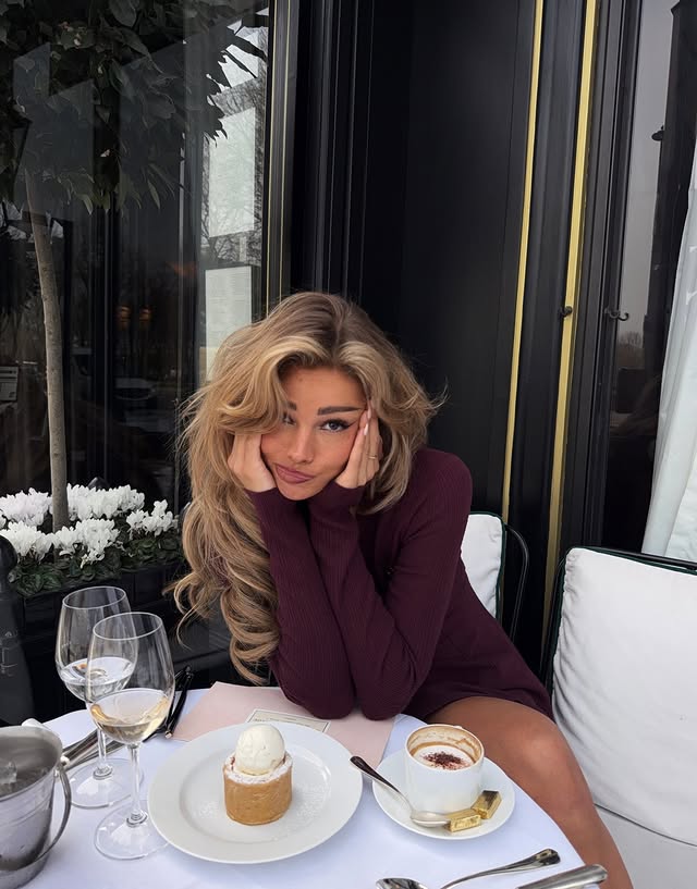 Instagram post by @lauraceliav for Lipsy London. Caption reads: brunching ☕️ in @lipsylondon collaboration....