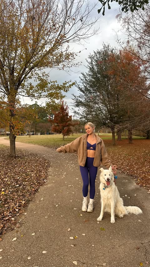 Instagram post by @tracie.lovex for Verizon. Caption reads: So glad I chose @verizon Number Share this holiday....