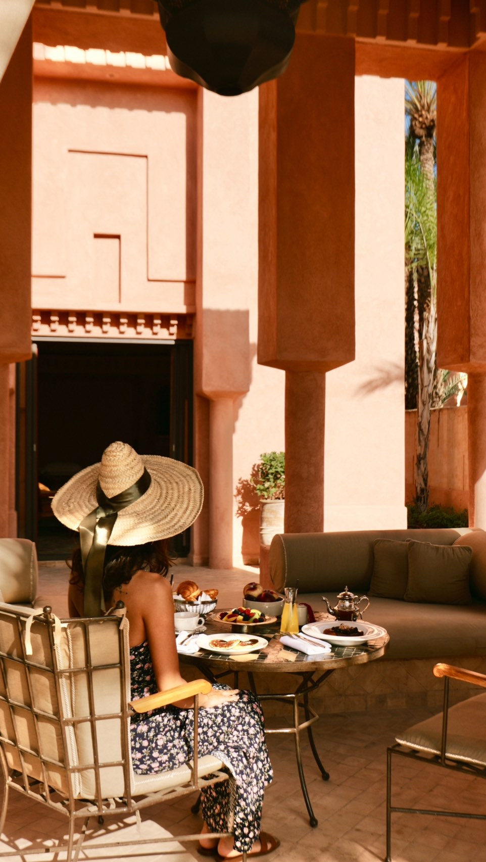 Instagram post by @postcardsbyhannah for Hotels.com. Caption reads: ad There is no better feeling than planning your....