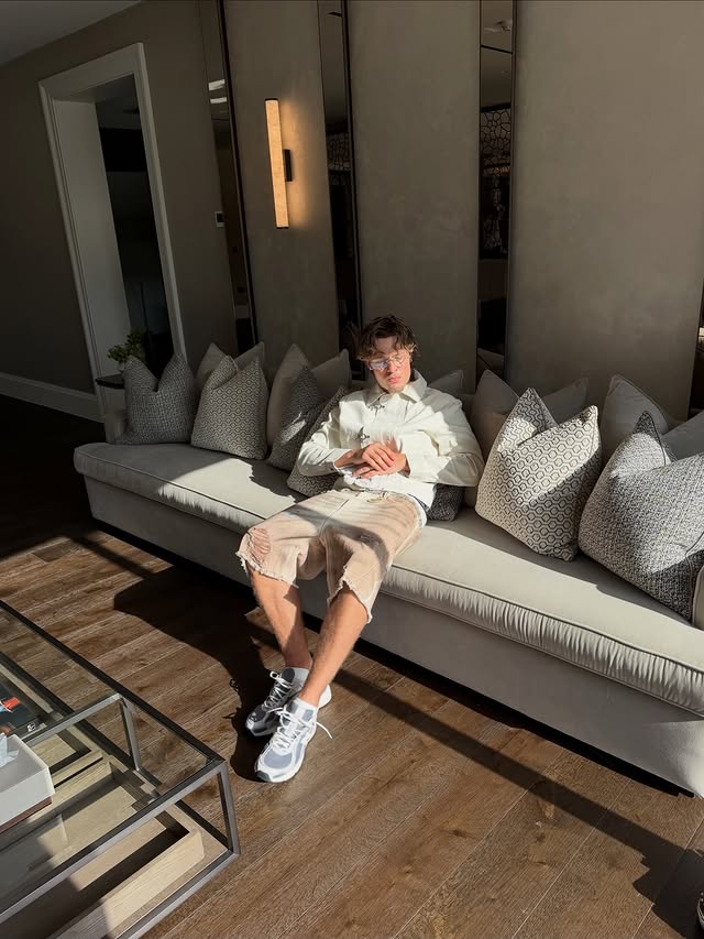 Instagram post by @alfieevanssss for New Balance Lifestyle. Caption reads: Chilling in my new balance 740s....