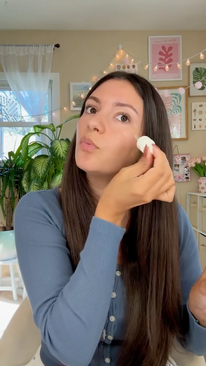 Instagram post by @amberrfashionn for Pacifica Beauty. Caption reads: Here’s a life hack to keep your skin from cracking....