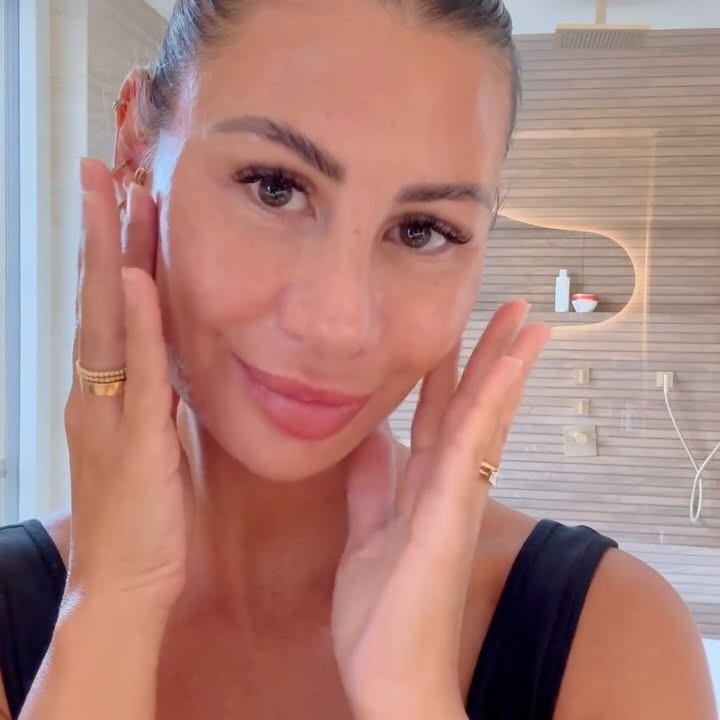 Instagram post by @sevilovees for HelloBody. Caption reads: HelloBody X Hello Müller 🩷
 @mueller_deutschland....