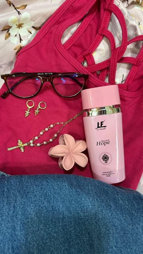 Instagram post by @ferns.gloria_ for La'French Perfume. Caption reads: Smelling like an ‘IT GIRL’💅🏻 @lafrenchperfumes ✨....