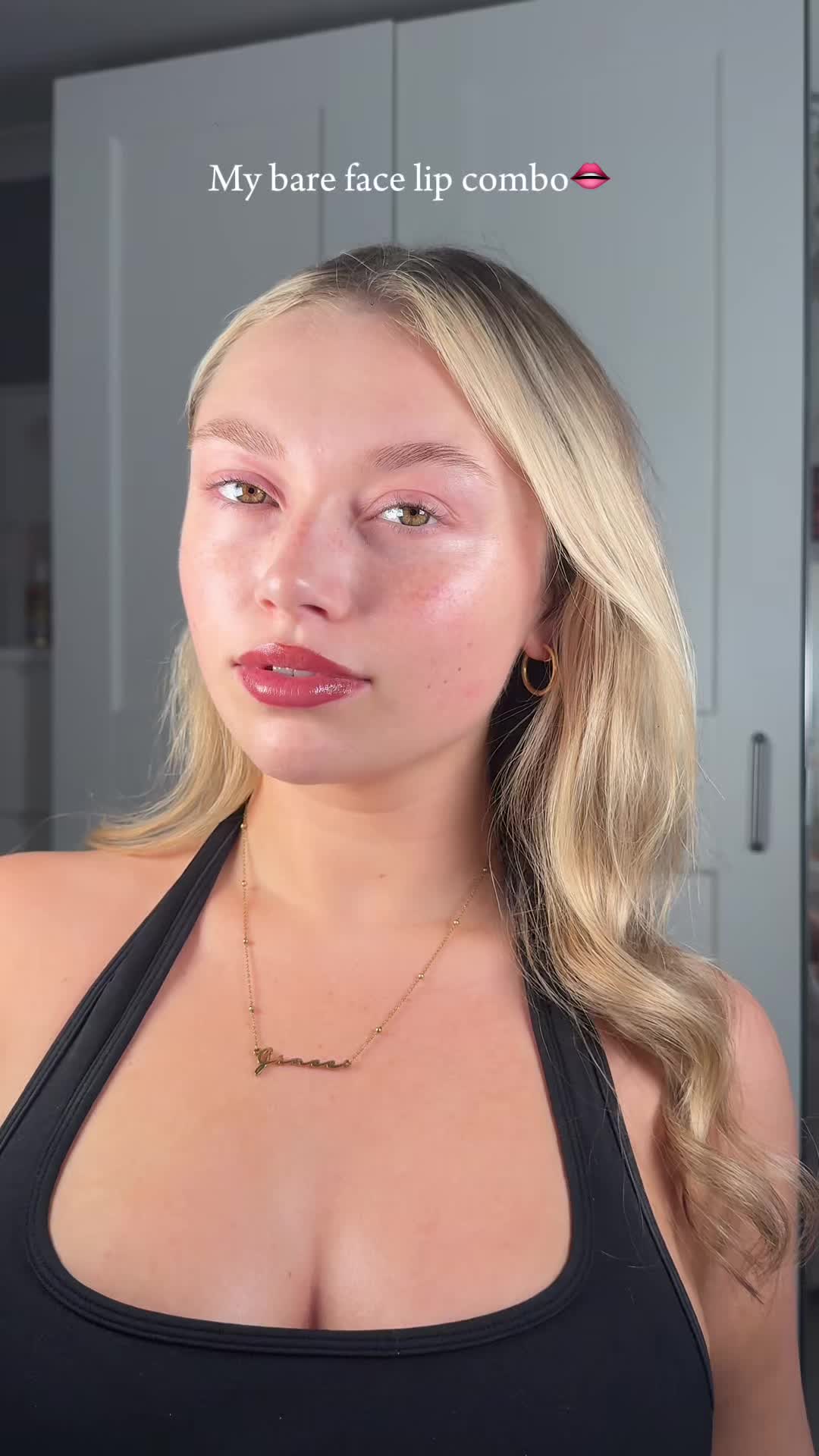 TikTok post by @grcej for glow hub. Caption reads: [...] no base🤩 @Wonderskin 💋 @Doll Beauty @Glow....