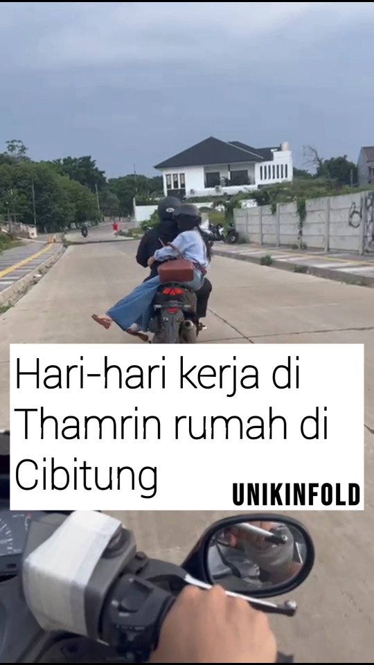 Instagram post by @unikinfold for Tokopedia. Caption reads: [...] kaya gini 🗿🗿 Nungguin Tokopedia Happy Hour....