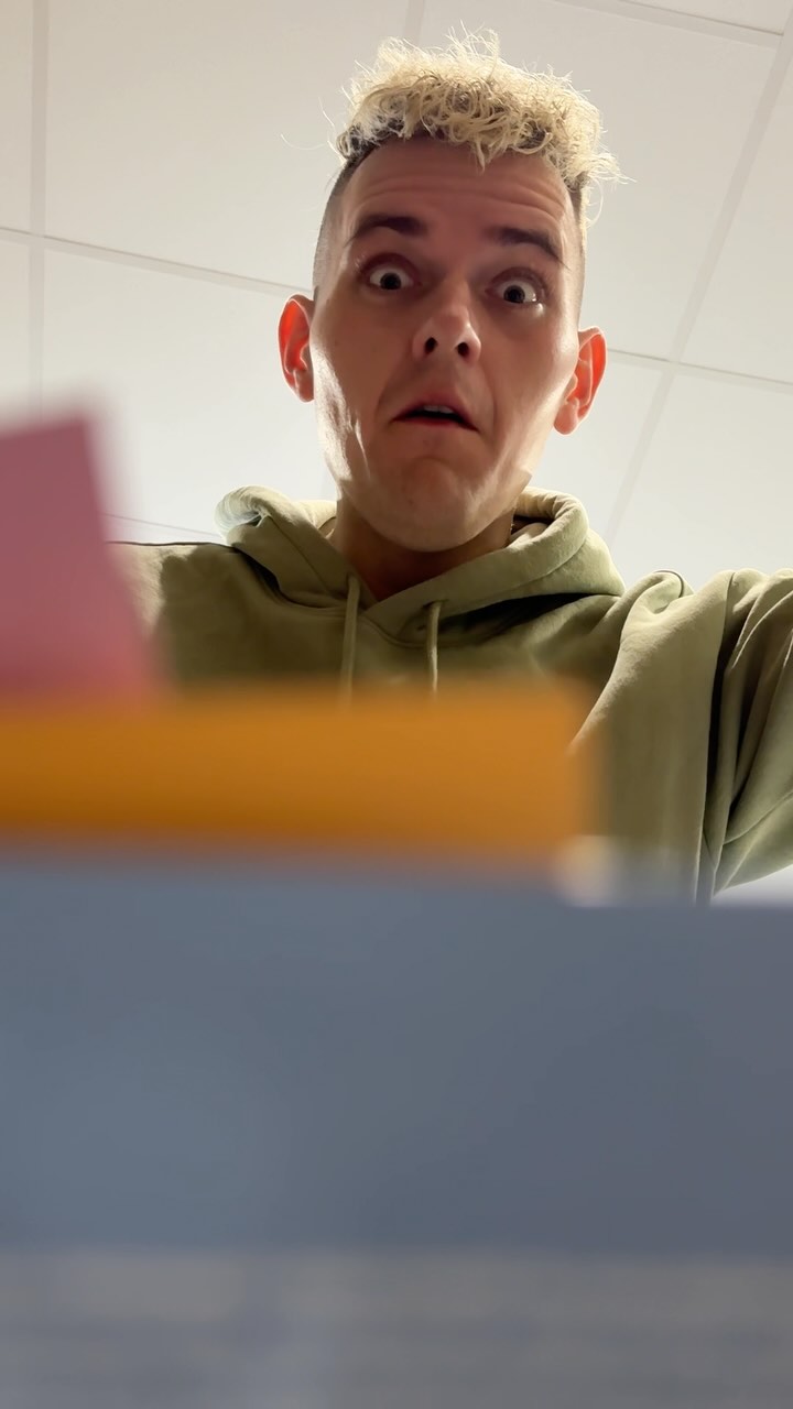 Instagram post by @mantas_micevicius for Newcrush. Caption reads: Norint, veido procedūrų jas galima turėti visur,....