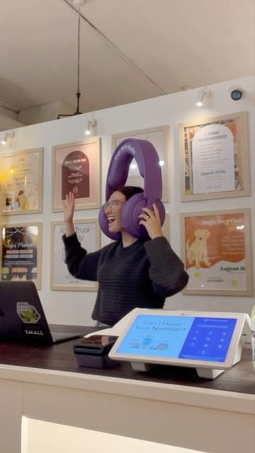 Instagram post by @bohoandbark for Rollo. Caption reads: Shipping with @rollo is a party 🎉 I’ve used Rollo....