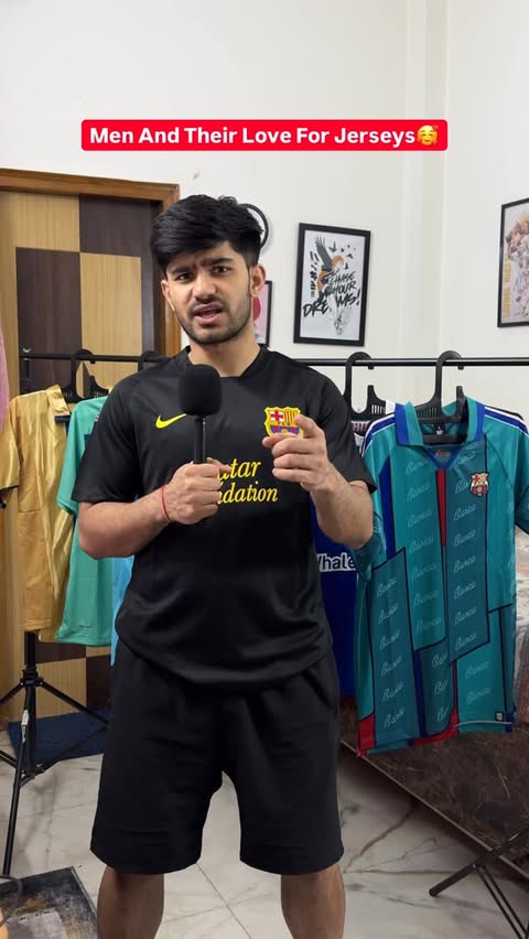 Instagram post by @markaroni16 for FanCode. Caption reads: [...] #barcelona #LALIGARetro #LALIGAonFanCode.