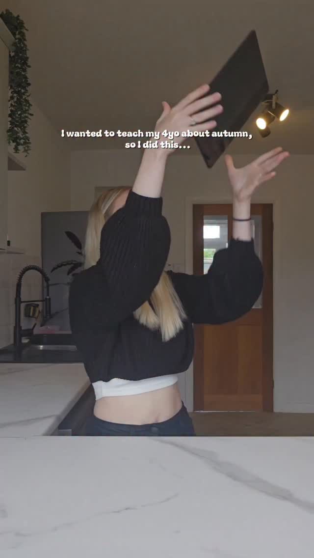 Instagram post by @early.explorer for Readingeggs. Caption reads: Ad We’ve been diving into all things Autumn....