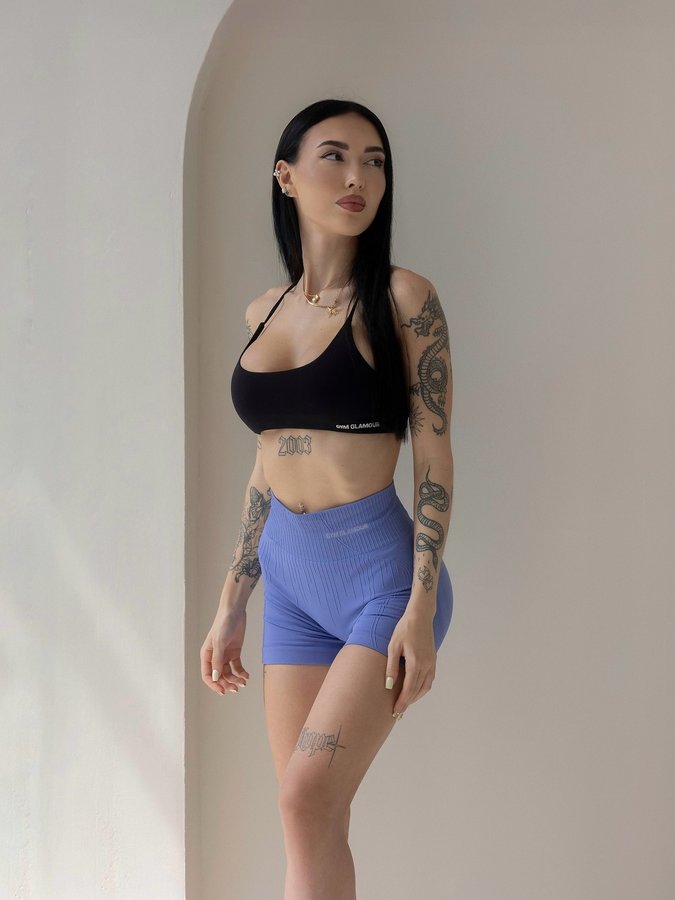 Instagram post by @brylantynka for Gym Glamour. Caption reads: 9 urodziny @gym_glamour 🎂 jutro 11:00 start -39%....